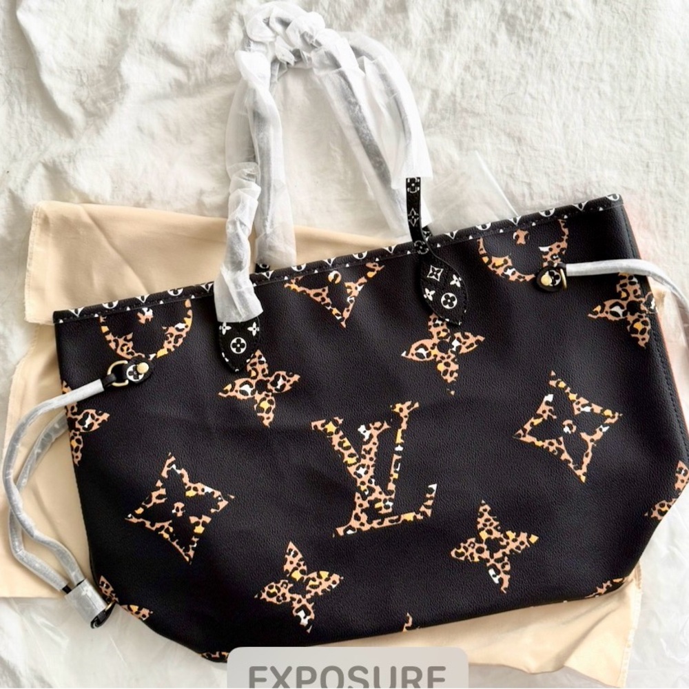 👑✅PRICE FIRM✅ Stylish Jungle Print Large Tote Bag. Brand new! - Picture 6 of 16